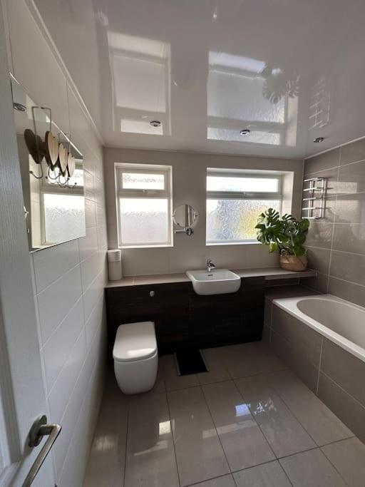 Formby, Spacious True Bungalow Steps From Beach Exterior photo